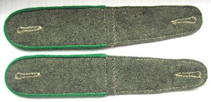 Wehrmacht Artillery Shoulder Boards, COPY. Worn by soldiers in rank: Kanonier, Oberkanonier, Gefreiter, Obergefreiter.