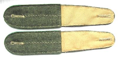 Wehrmacht Artillery Shoulder Boards, COPY. Worn by soldiers in rank: Kanonier, Oberkanonier, Gefreiter, Obergefreiter.