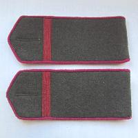Feldsowjetische Schulterklappen für Infanterie Gefreite in der Roten Armee, Typ 1943, COPY. Feldschulterklappen sollten ohne Schablonen oder Embleme der Streitkräfte getragen werden. Gebraucht bis Dezember 1955.