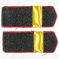 Everyday soviet shoulder boards for red army Artillery, Tank and Car troops Head-SERGEANT. Type 1943, COPY. Everyday shoulder boards were supposed to be worn with golden emblems designating the branch of service and stencils denoting a unit.
