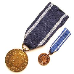 Medaille für die Oder, Nisu, Baltikum 1945 mit Miniatur